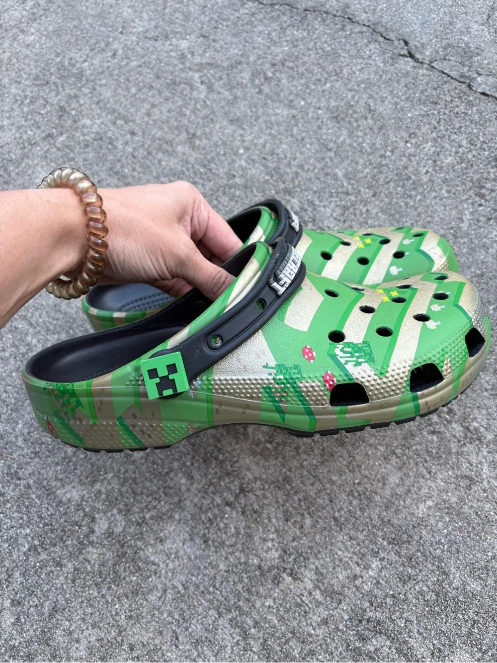 Crocs Minecraft edition NWOT men’s 8, WMNs 10